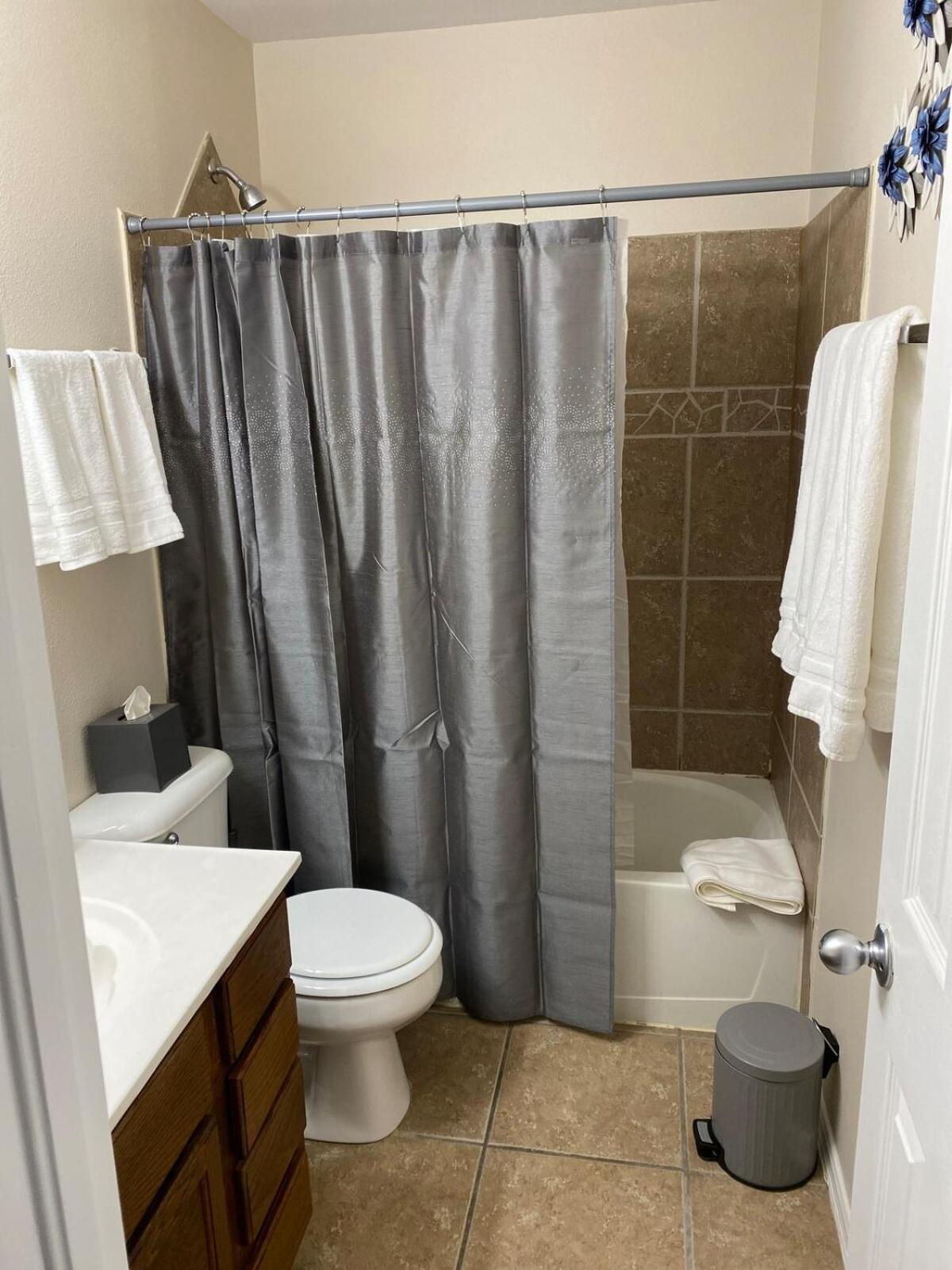 Beautiful 3 Bedrooms In North East, Tx *